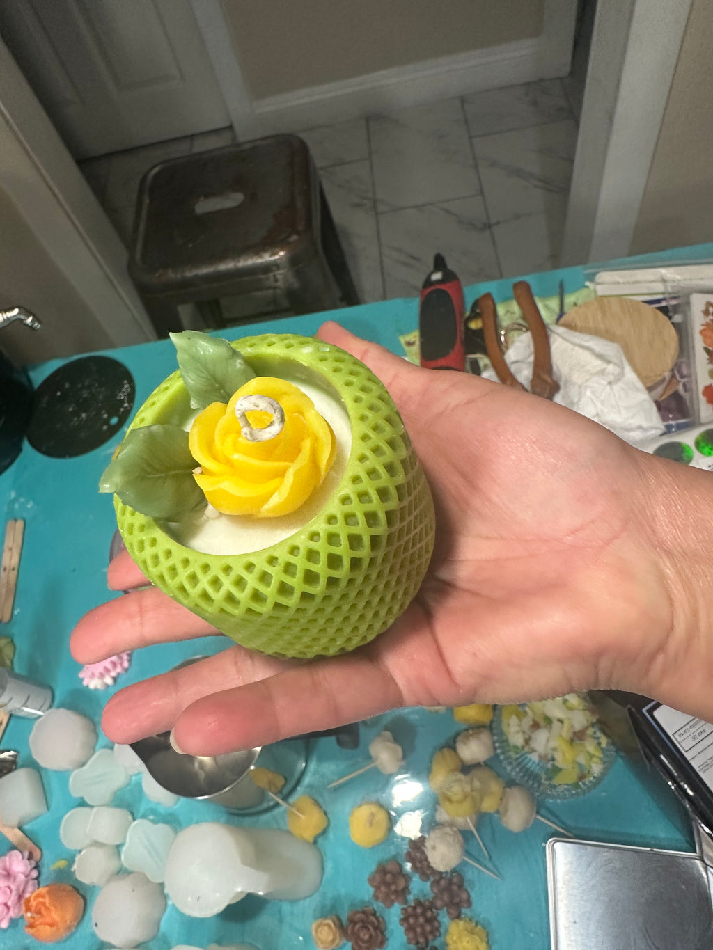 Artisanal "Botanical Basket" Soy Candle – Hand-Sculpted Floral Edition